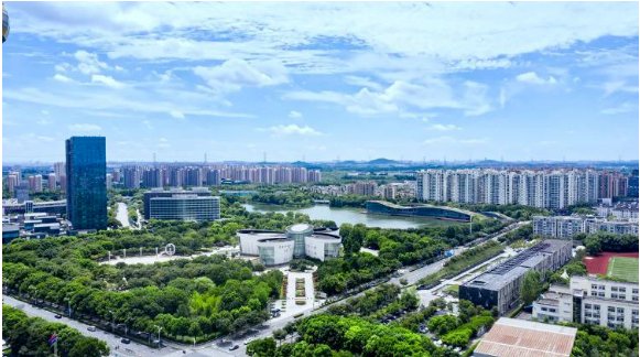青浦绿地中心外观